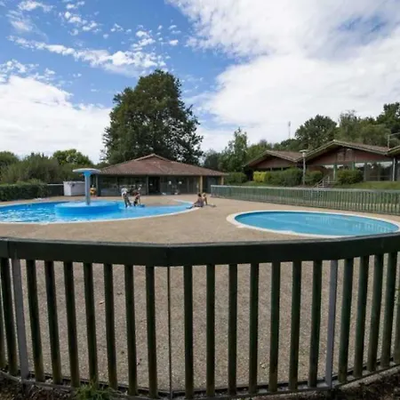 Zecamping 4 Pet Friendly Piscine Couverte Et Parcours Fitness Pressignac
